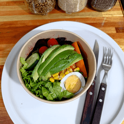 Ensalada Veggie con proteína La Miguería